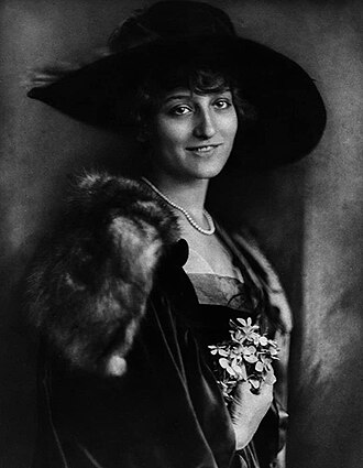 Eva May